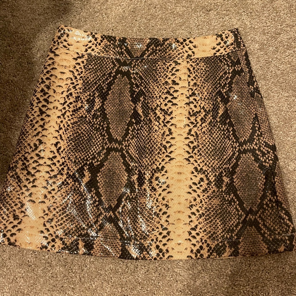 Bodycon Snakeskin Skirt
